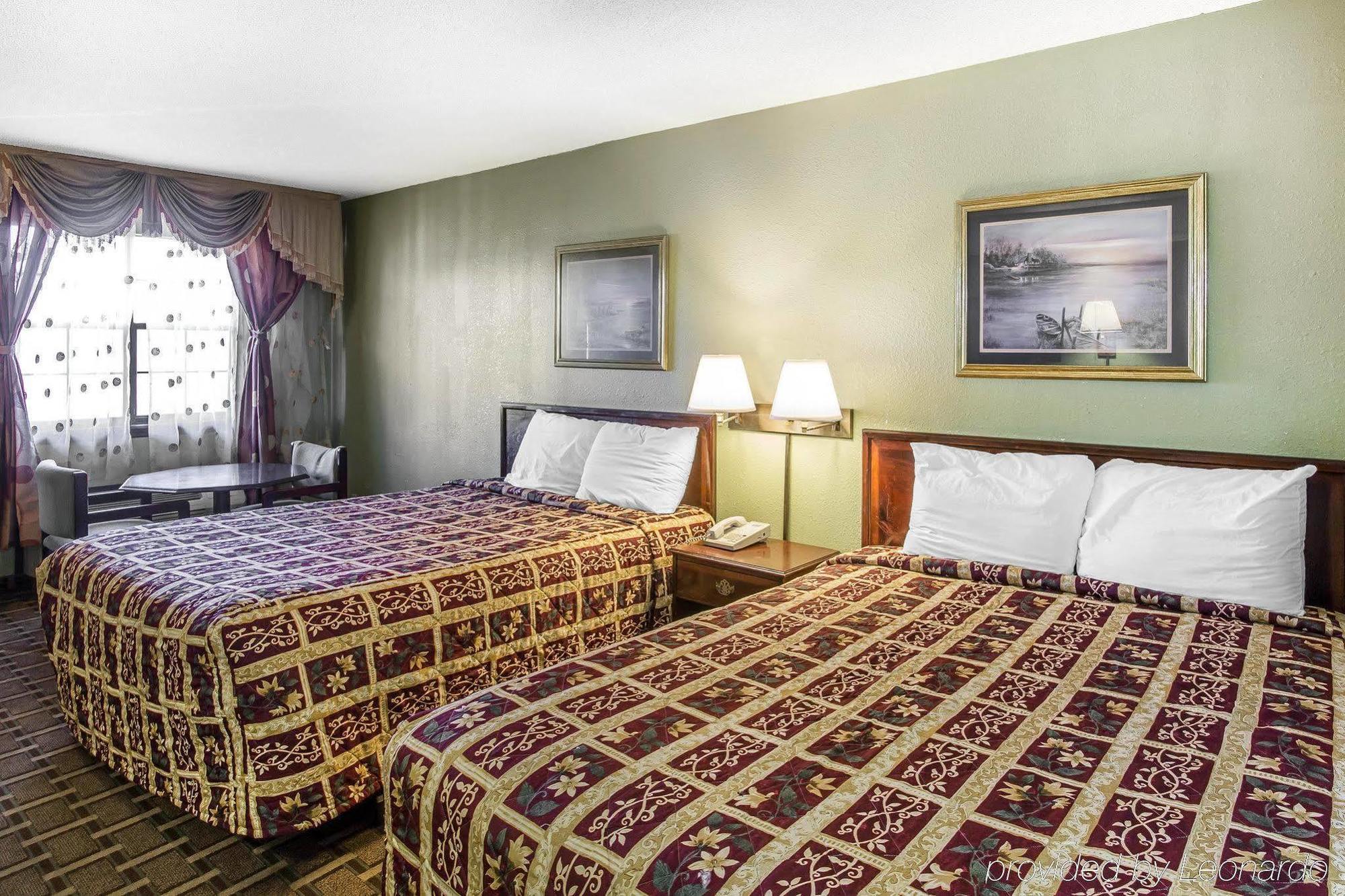 Hotel Rodeway & Smyrna