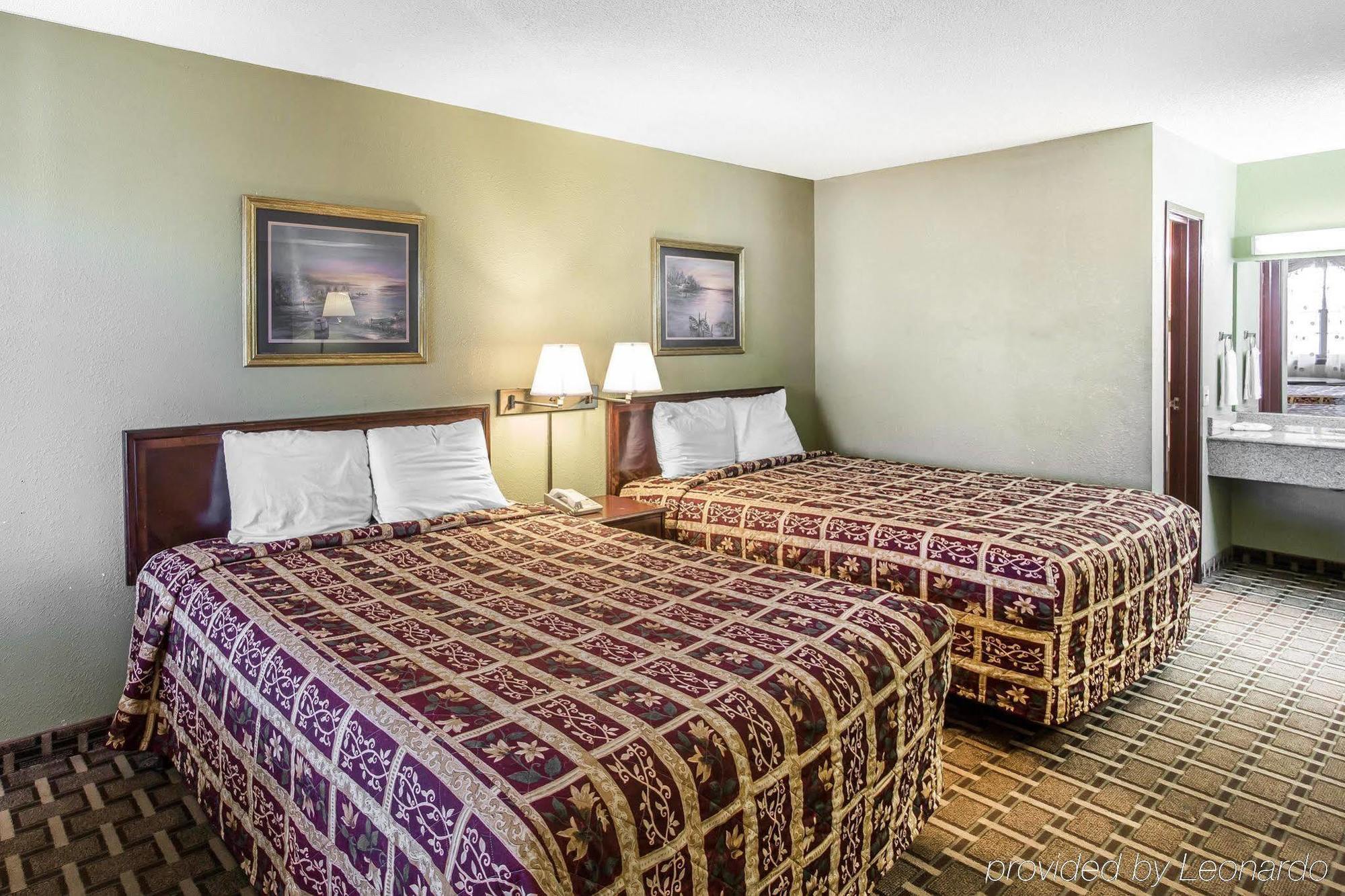 Rodeway & Hotel *