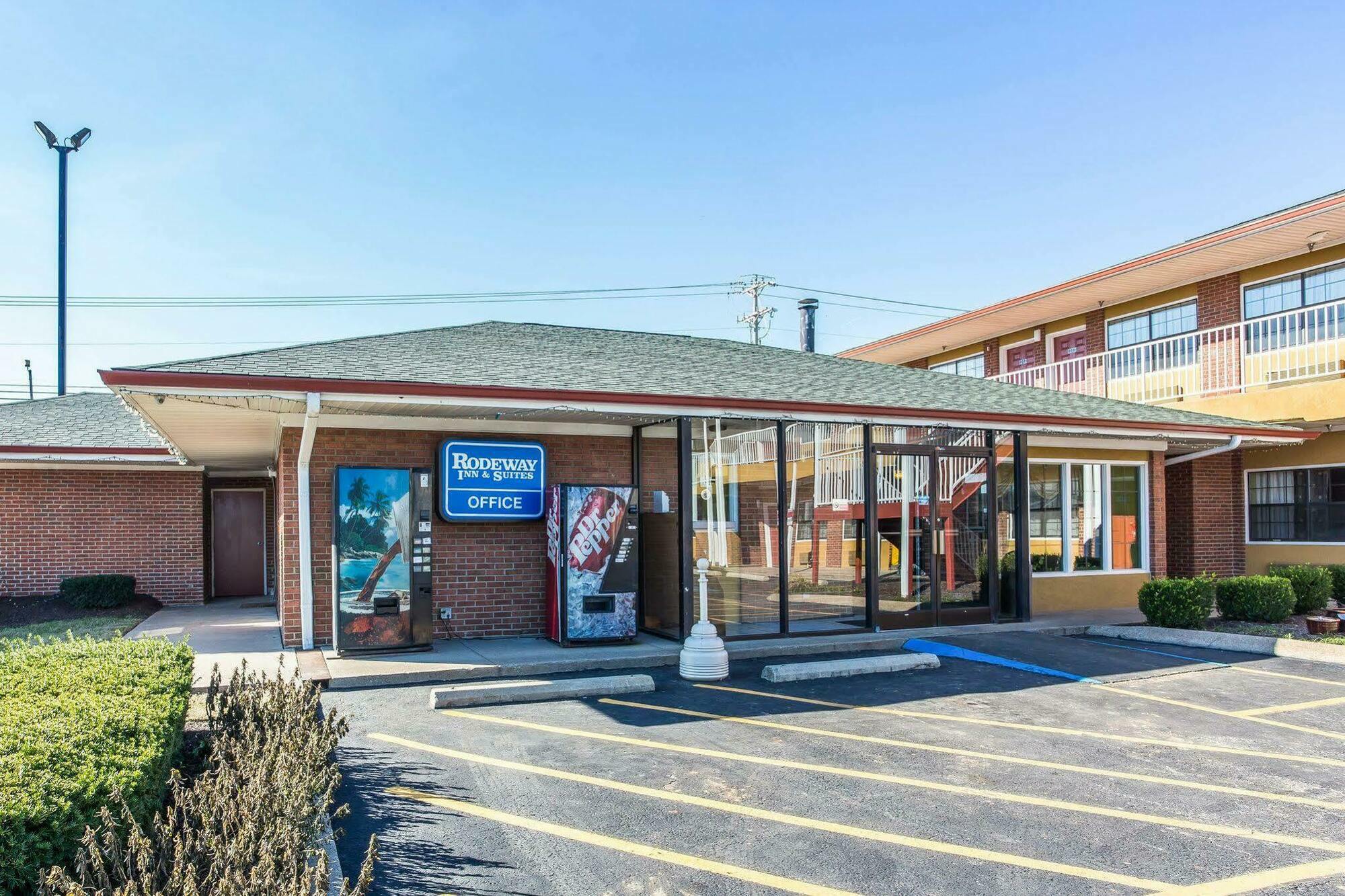 Hotel Rodeway & Smyrna