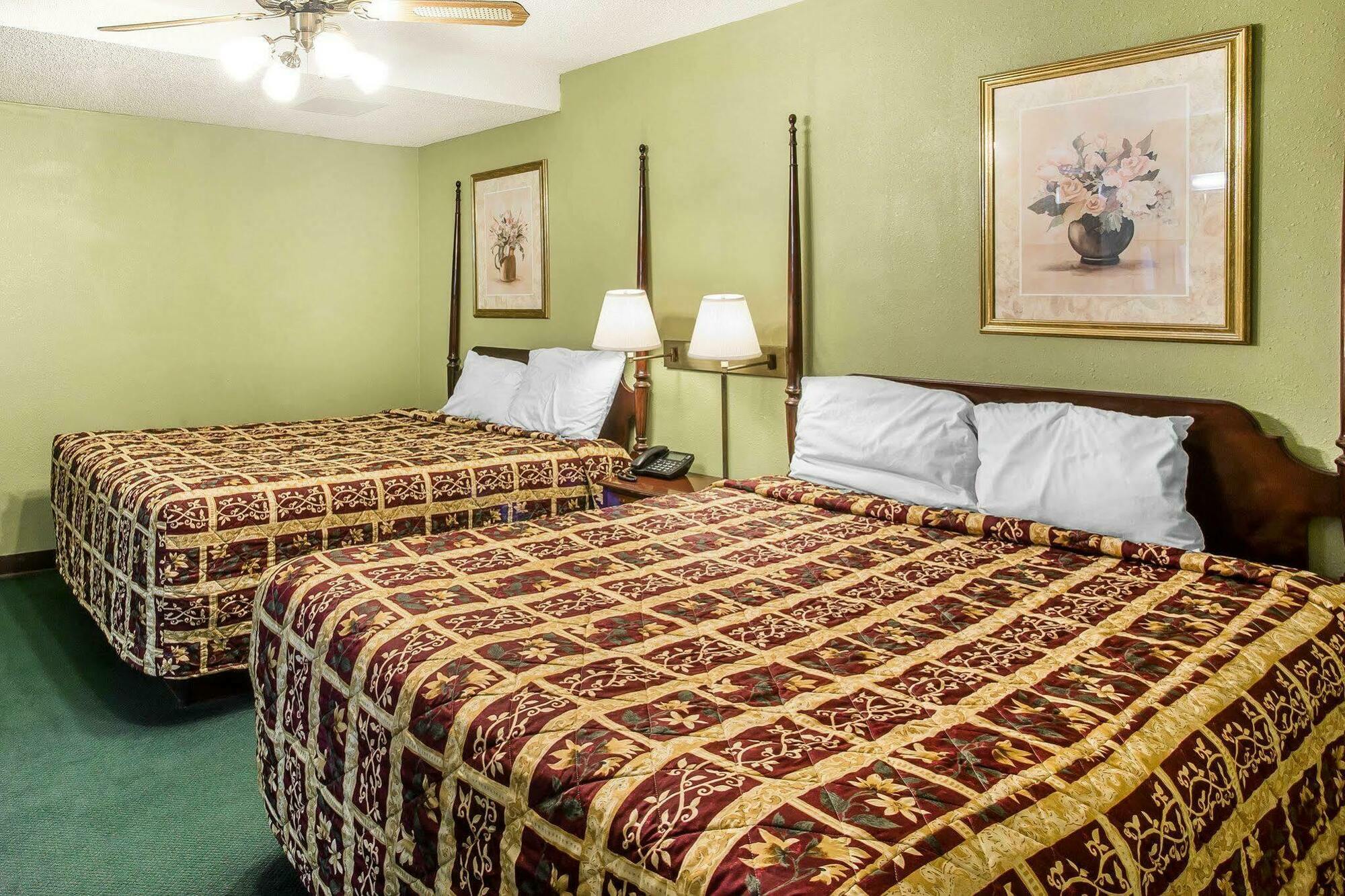 Hotel Rodeway &